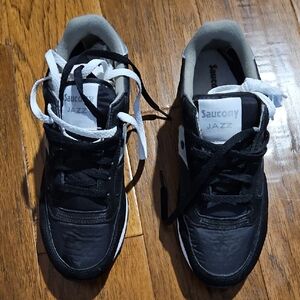 Saucony Black and White Athletic Shoes Classic Design